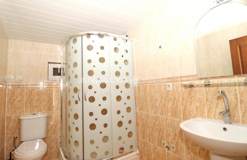 Immeuble Entier Avec Grand Terrain À Antalya Dosemealti 36