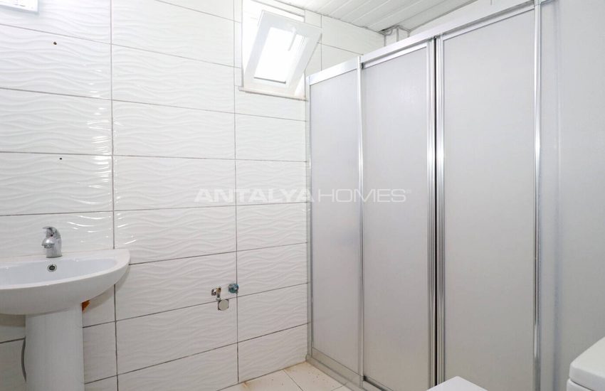 Immeuble Entier Avec Grand Terrain À Antalya Dosemealti 34