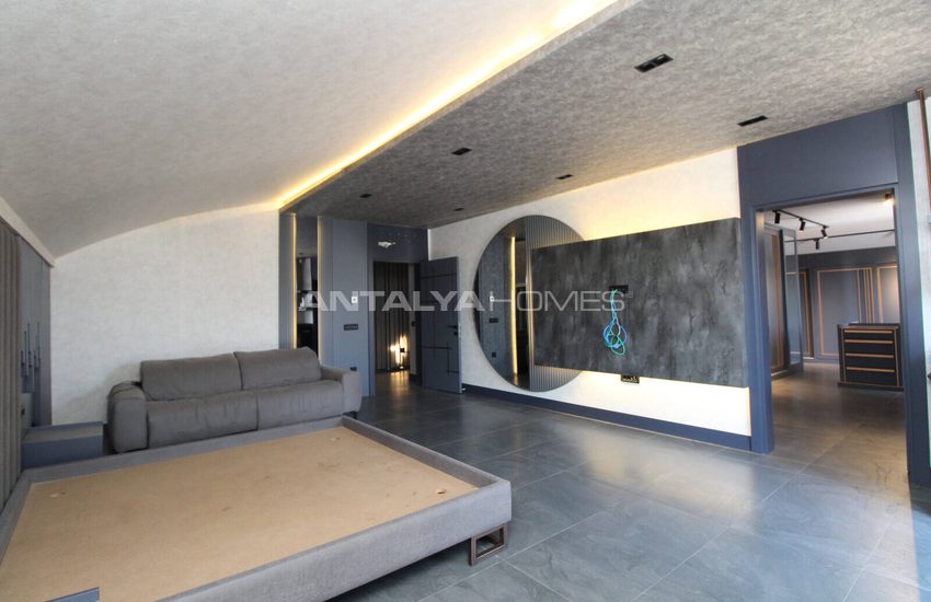 Antalya Serik'te Denize Yakın Havuzlu Müstakil Villa 27
