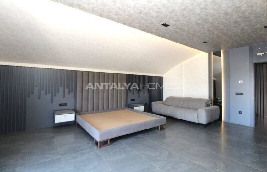 Antalya Serik'te Denize Yakın Havuzlu Müstakil Villa 29