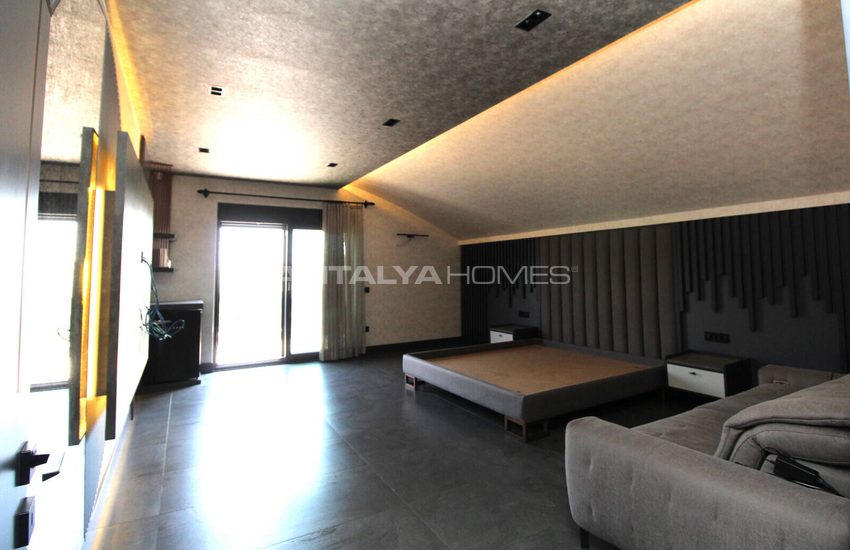 Antalya Serik'te Denize Yakın Havuzlu Müstakil Villa 30
