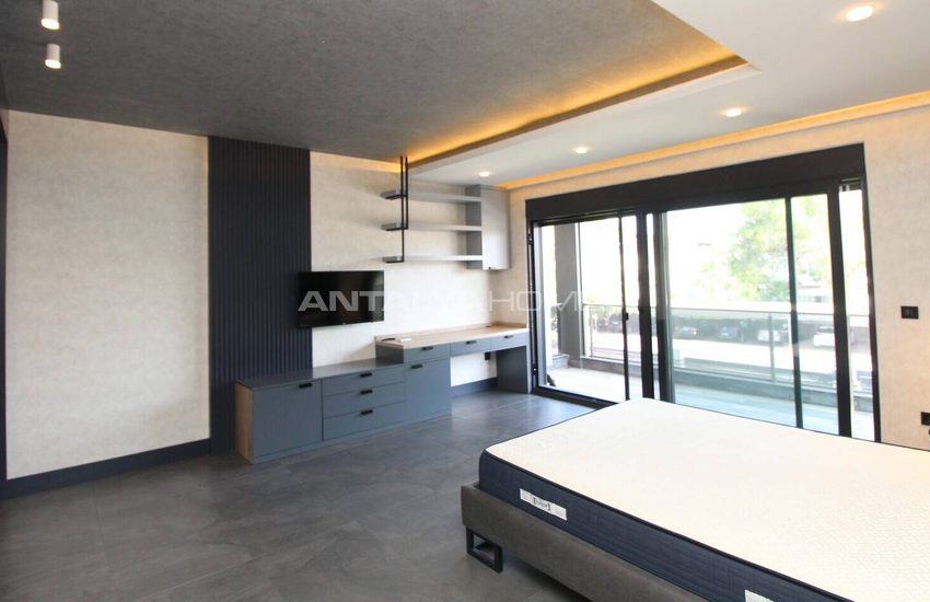 Antalya Serik'te Denize Yakın Havuzlu Müstakil Villa 33