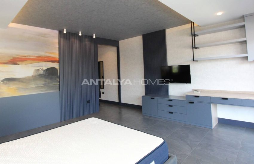 Antalya Serik'te Denize Yakın Havuzlu Müstakil Villa 37