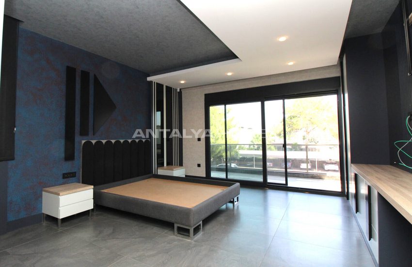 Antalya Serik'te Denize Yakın Havuzlu Müstakil Villa 40