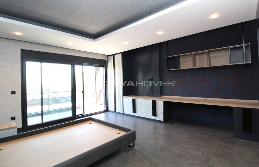 Antalya Serik'te Denize Yakın Havuzlu Müstakil Villa 41