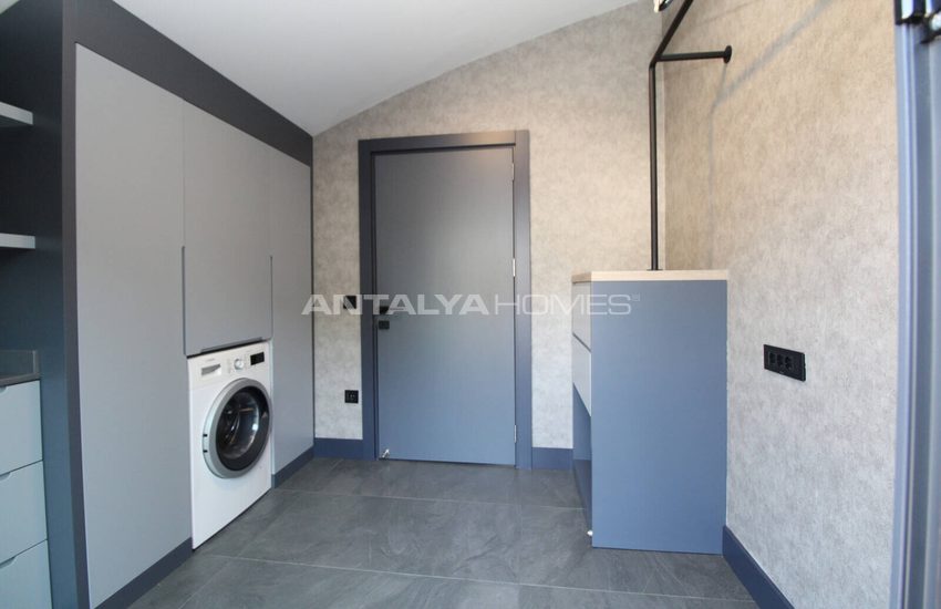 Antalya Serik'te Denize Yakın Havuzlu Müstakil Villa 50