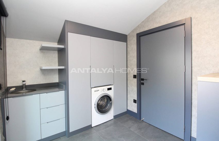 Antalya Serik'te Denize Yakın Havuzlu Müstakil Villa 51