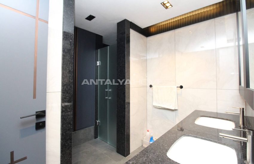 Antalya Serik'te Denize Yakın Havuzlu Müstakil Villa 62