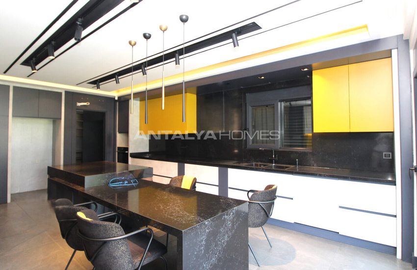 Antalya Serik'te Denize Yakın Havuzlu Müstakil Villa 24