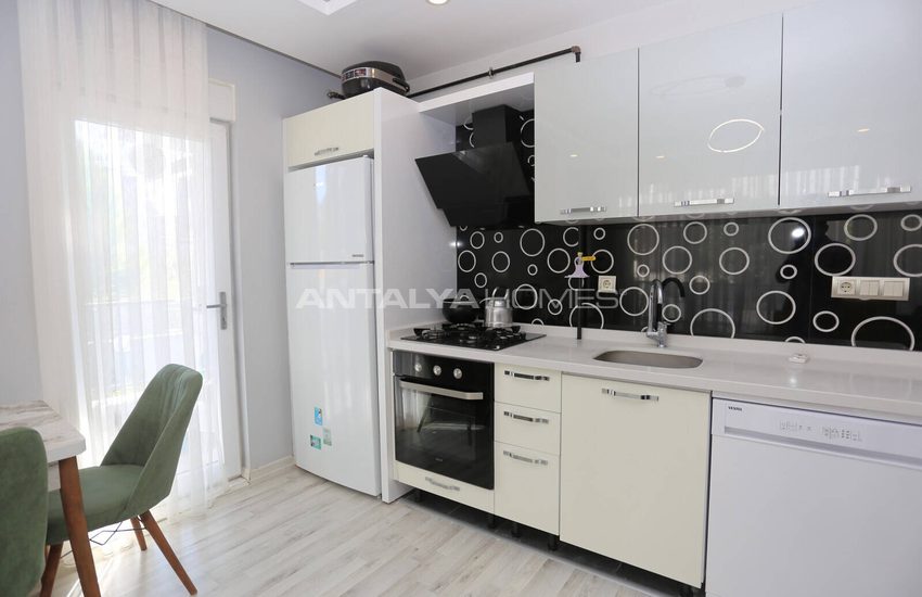 Flat in a Complex with Pool in Konyaalti Antalya 17