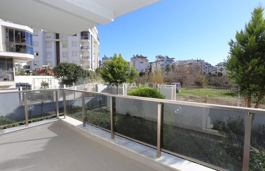 Flat in a Complex with Pool in Konyaalti Antalya 22
