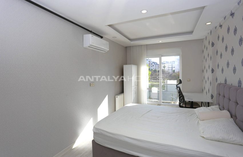 Flat in a Complex with Pool in Konyaalti Antalya 20