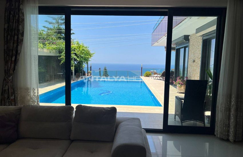 Stylish Sea-view House in a Peaceful Location in Alanya 11
