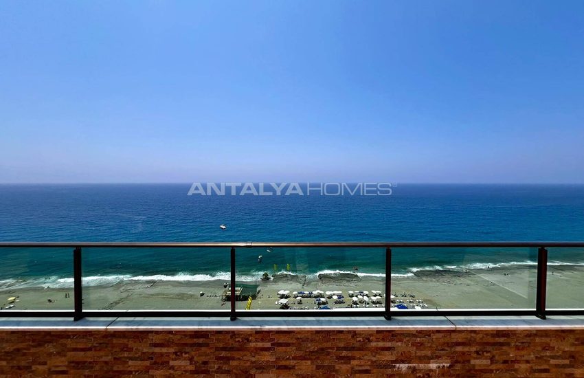 Beachfront Real Estate with Pool in Mahmutlar Alanya 31