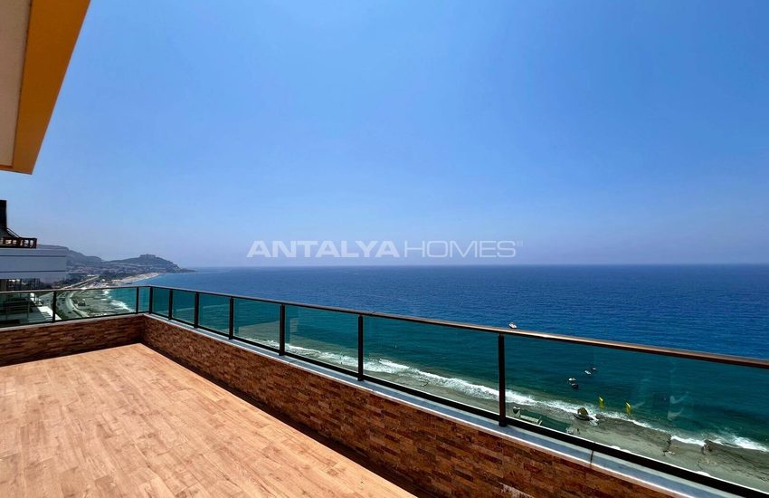 Beachfront Real Estate with Pool in Mahmutlar Alanya 25