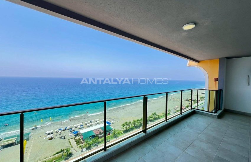 Beachfront Real Estate with Pool in Mahmutlar Alanya