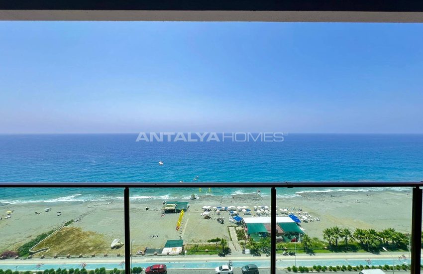 Beachfront Real Estate with Pool in Mahmutlar Alanya 15