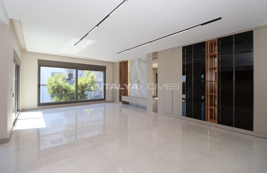 Apartments with Smart Home System Near the Sea in Antalya Lara 15
