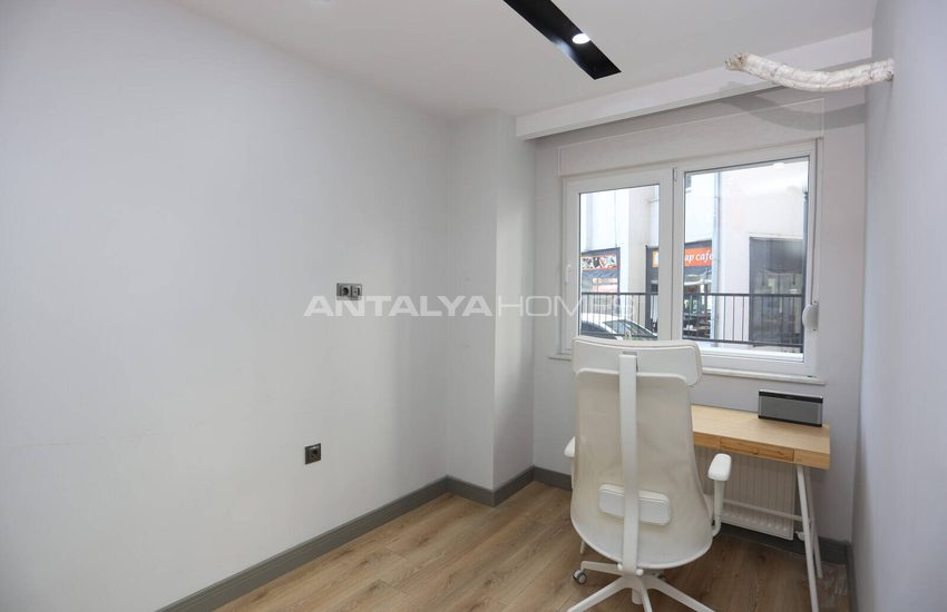 Gemeubileerd Appartement Te Koop, 200 M Van Muratpaşa Tramhalte 16
