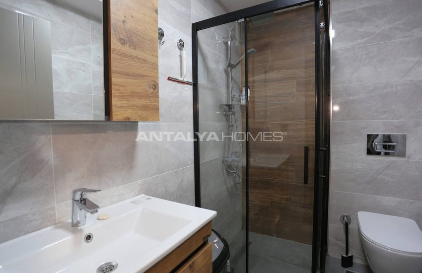 Gemeubileerd Appartement Te Koop, 200 M Van Muratpaşa Tramhalte 18