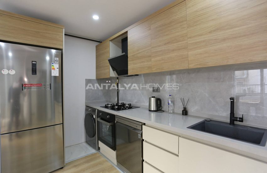 Gemeubileerd Appartement Te Koop, 200 M Van Muratpaşa Tramhalte 12