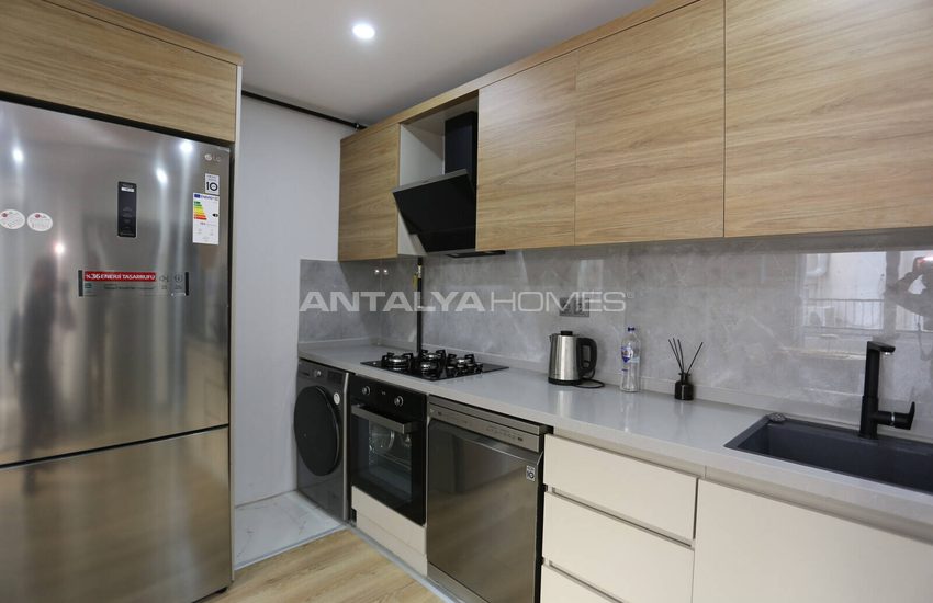 Gemeubileerd Appartement Te Koop, 200 M Van Muratpaşa Tramhalte 13