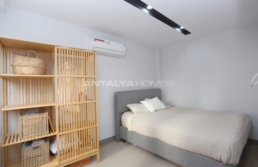 Gemeubileerd Appartement Te Koop, 200 M Van Muratpaşa Tramhalte 14