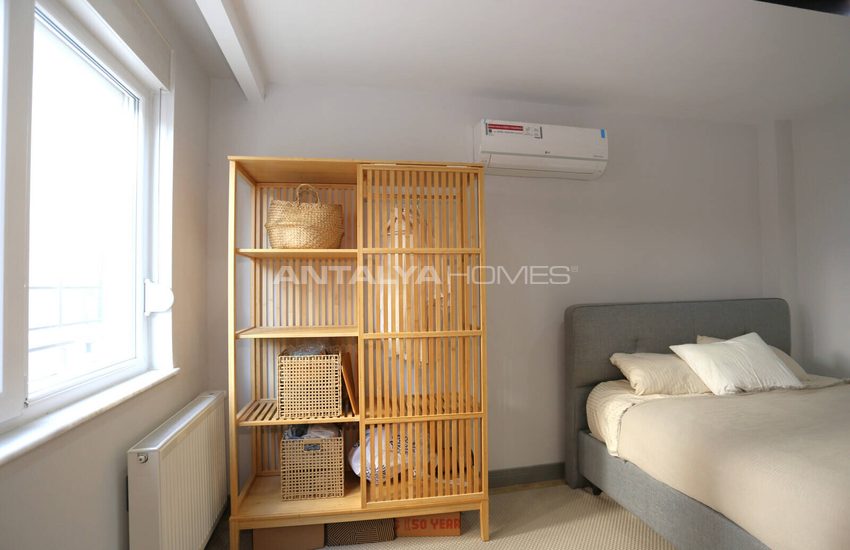 Gemeubileerd Appartement Te Koop, 200 M Van Muratpaşa Tramhalte 15
