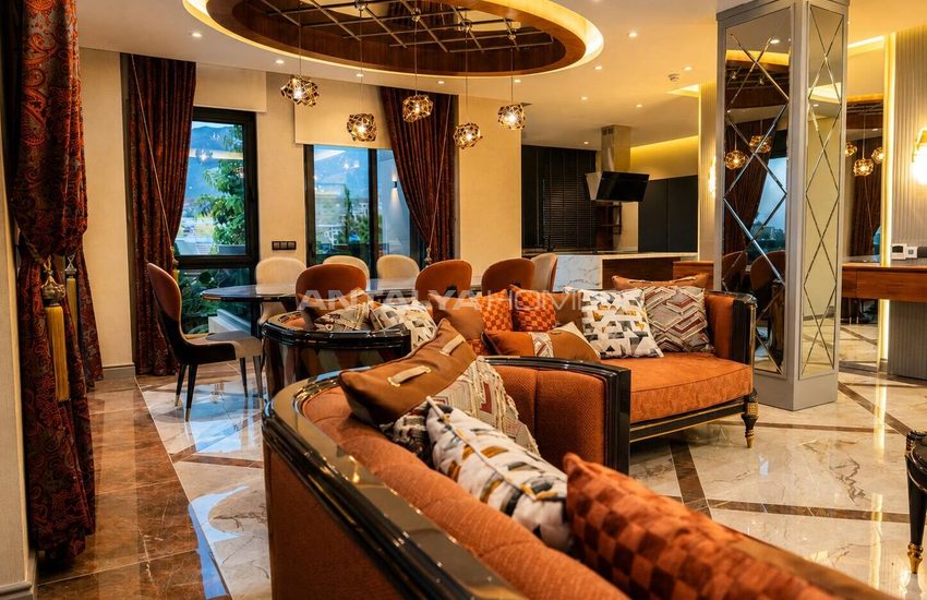 Alanya'da Deniz Manzaralı ve Havuzlu Müstakil Şık Villa 16