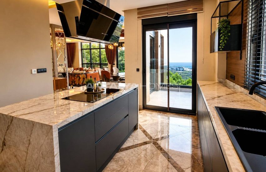 Alanya'da Deniz Manzaralı ve Havuzlu Müstakil Şık Villa 25
