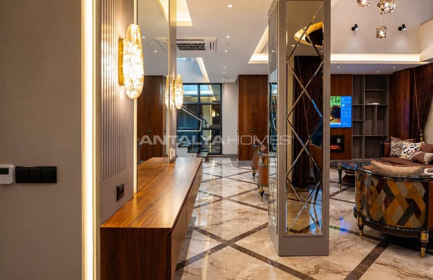 Alanya'da Deniz Manzaralı ve Havuzlu Müstakil Şık Villa 23