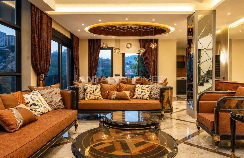 Alanya'da Deniz Manzaralı ve Havuzlu Müstakil Şık Villa 17