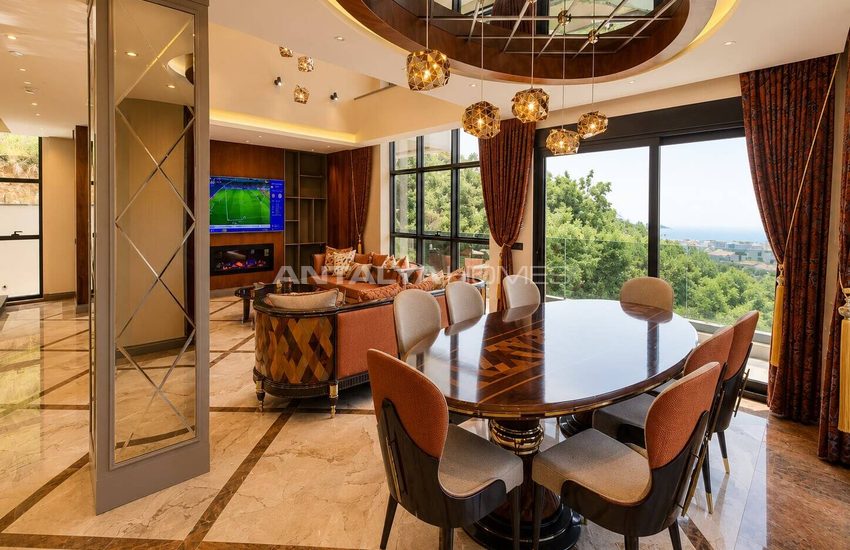 Alanya'da Deniz Manzaralı ve Havuzlu Müstakil Şık Villa 18