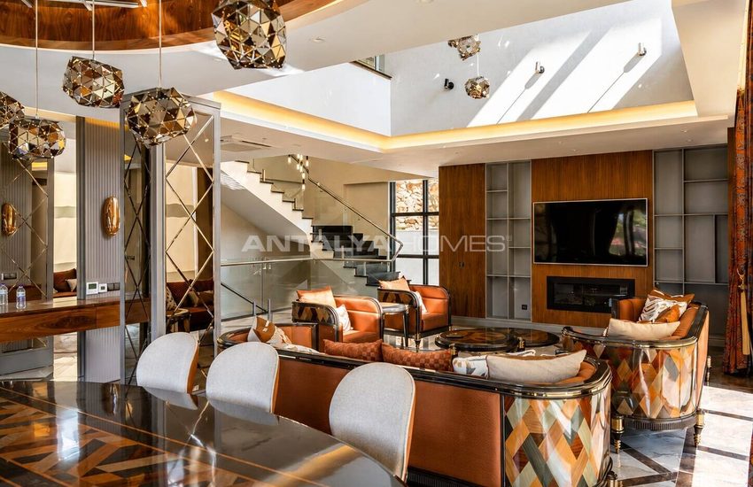 Alanya'da Deniz Manzaralı ve Havuzlu Müstakil Şık Villa 19