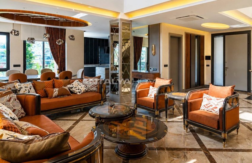 Alanya'da Deniz Manzaralı ve Havuzlu Müstakil Şık Villa 15