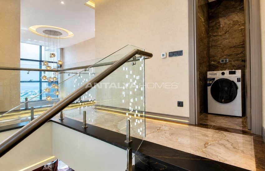 Alanya'da Deniz Manzaralı ve Havuzlu Müstakil Şık Villa 49