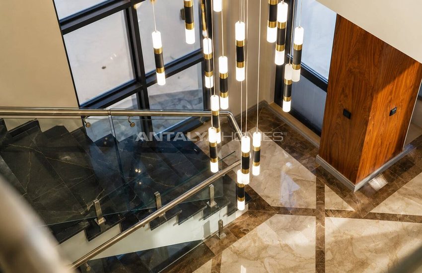 Alanya'da Deniz Manzaralı ve Havuzlu Müstakil Şık Villa 29