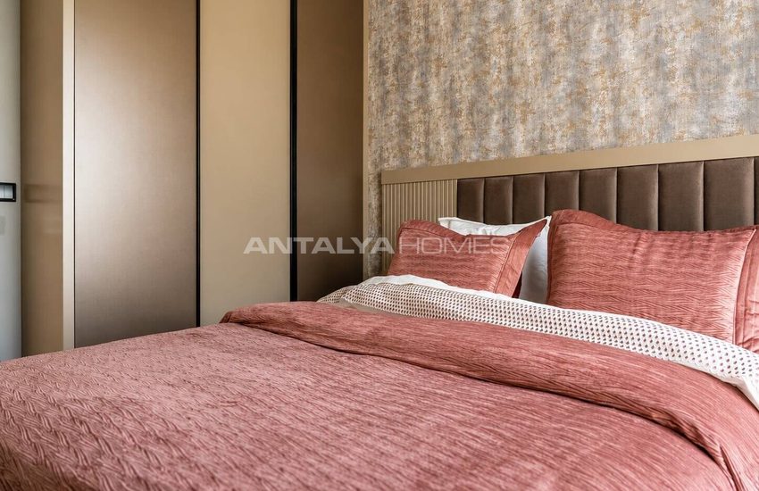 Alanya'da Deniz Manzaralı ve Havuzlu Müstakil Şık Villa 39