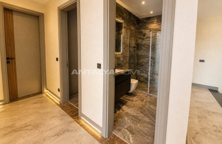 Alanya'da Deniz Manzaralı ve Havuzlu Müstakil Şık Villa 55