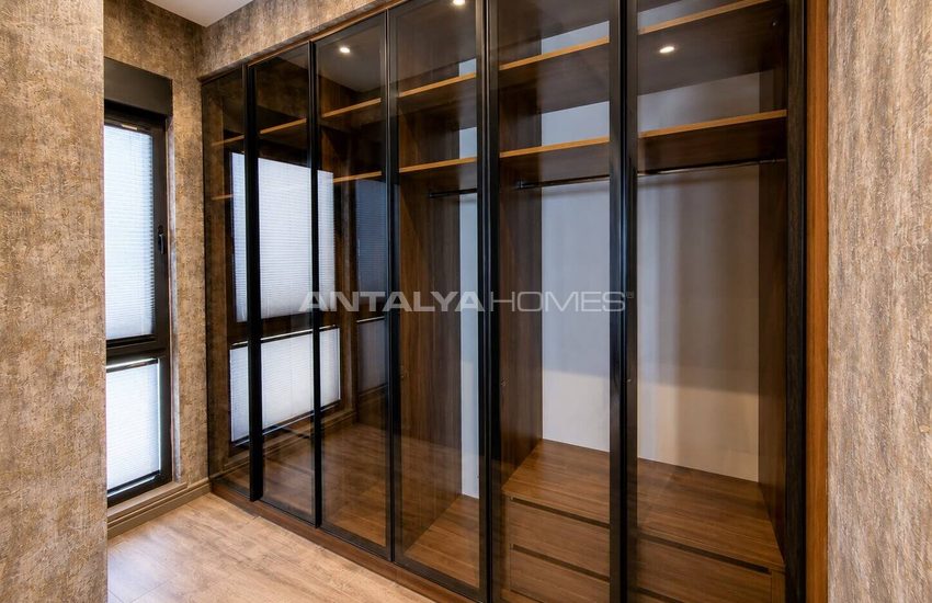 Alanya'da Deniz Manzaralı ve Havuzlu Müstakil Şık Villa 40