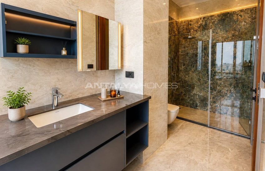Alanya'da Deniz Manzaralı ve Havuzlu Müstakil Şık Villa 58