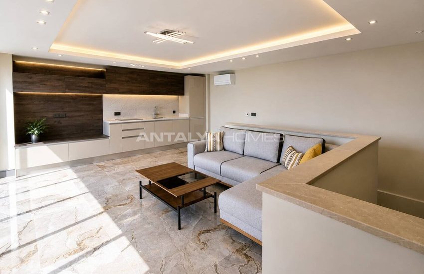 Alanya'da Deniz Manzaralı ve Havuzlu Müstakil Şık Villa 42