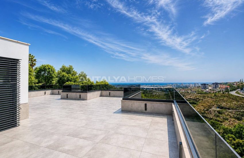 Alanya'da Deniz Manzaralı ve Havuzlu Müstakil Şık Villa 52