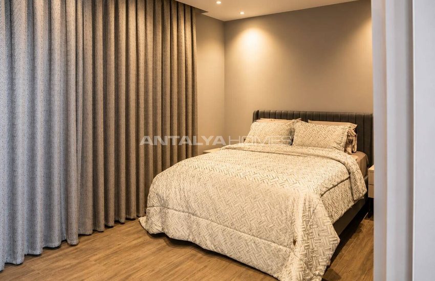 Alanya'da Deniz Manzaralı ve Havuzlu Müstakil Şık Villa 38