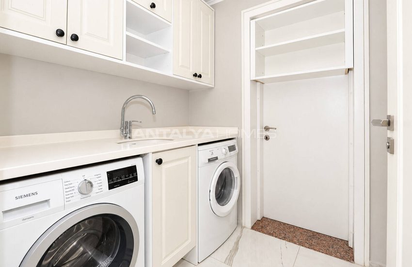 Apartment in a Seafront Complex with Pool in Konyaaltı Antalya 25