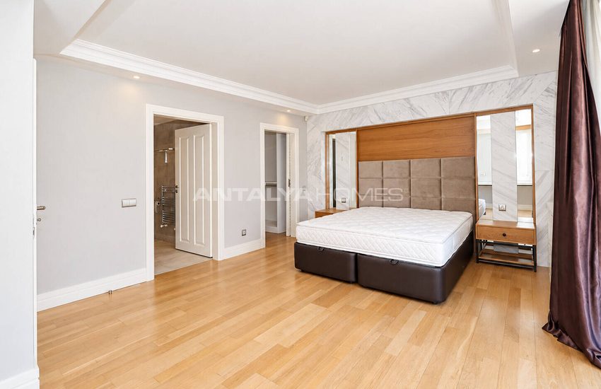 Apartment in a Seafront Complex with Pool in Konyaaltı Antalya 19
