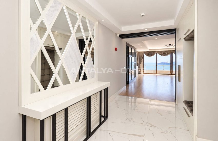 Apartment in a Seafront Complex with Pool in Konyaaltı Antalya 30