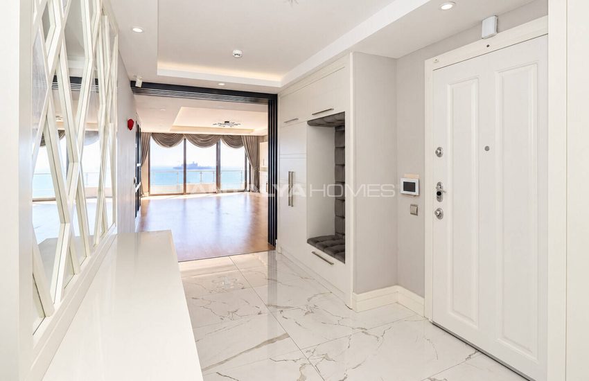 Apartment in a Seafront Complex with Pool in Konyaaltı Antalya 31