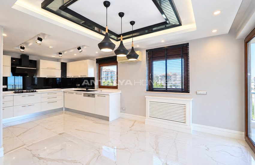 Apartment in a Seafront Complex with Pool in Konyaaltı Antalya 15