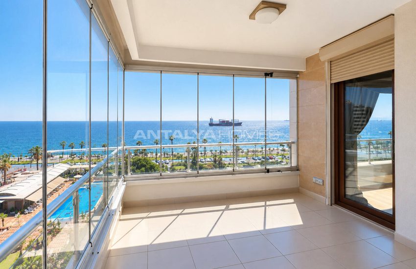 Apartment in a Seafront Complex with Pool in Konyaaltı Antalya 14